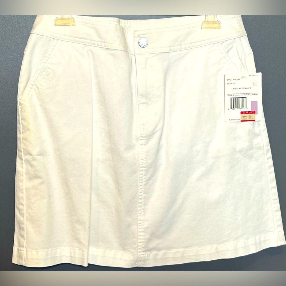 NWT Women’s Liz Claiborne White Skirt